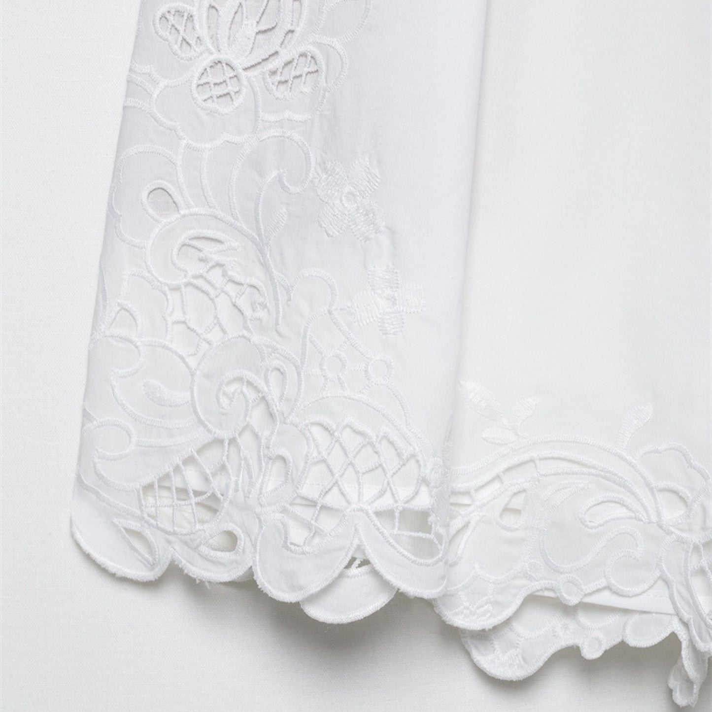Spring Striped Lace Short with Embroidery