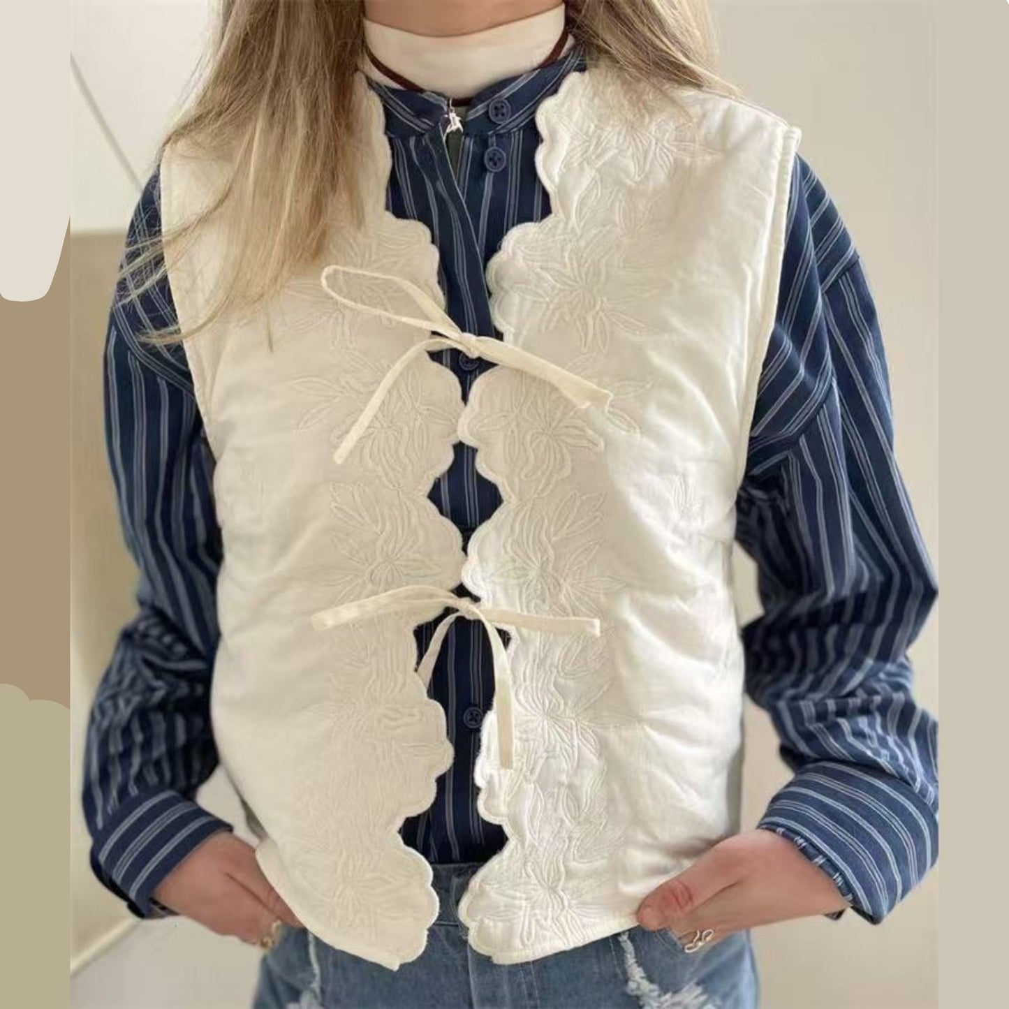 Moonlit Nordic Dreams – Broderad retro bomullsväst